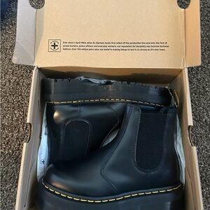 Dr Martens quad retro size 8